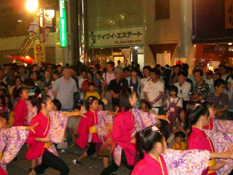 2009年7月4日、鹿島田駅前商店街の夏祭りに「夢桜」と「Ｆａｎｔaｓｔｉｃ　Ｐｈｙｓiｃaｌ」が出演しました。